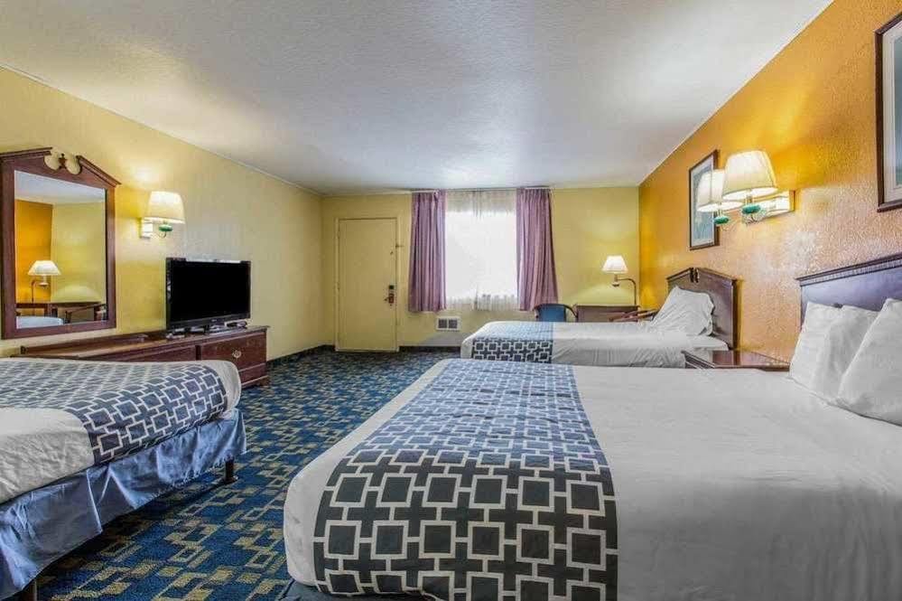 Westward Motel 2*